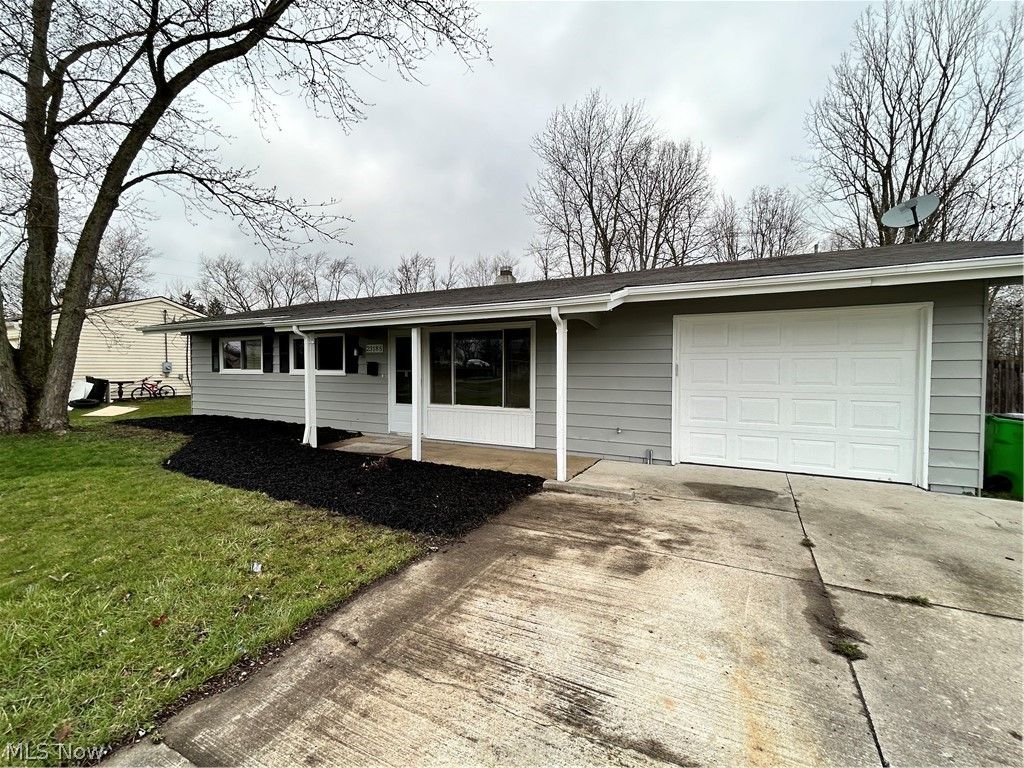 23185 Cranfield Rd, Bedford Heights, OH 44146