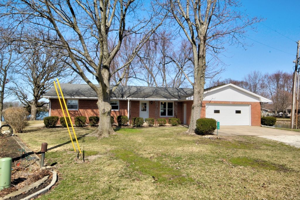 310 S Hislop Dr, Cissna Park, IL 60924 Trulia