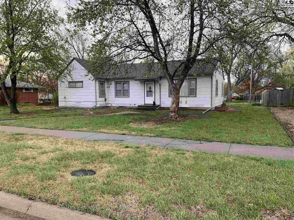 414 N Christian Ave, Moundridge, KS 67107 Trulia