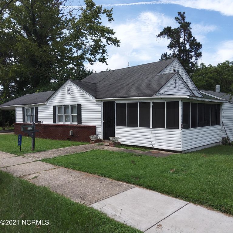 500 W 6th St, Tabor City, NC 28463