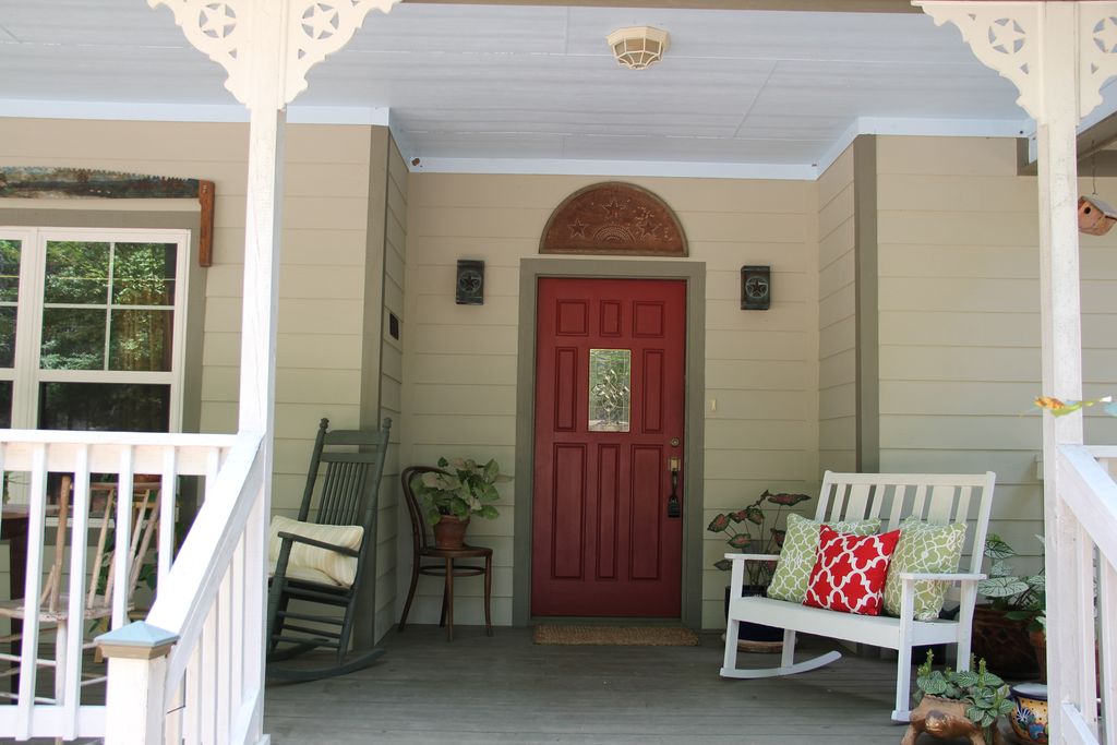 1347 Stephen Ln, La Grange, TX 78945
