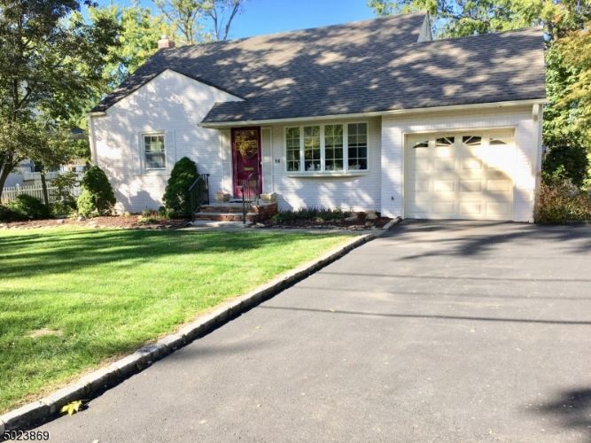 14 Buckingham Dr, Madison, NJ 07940