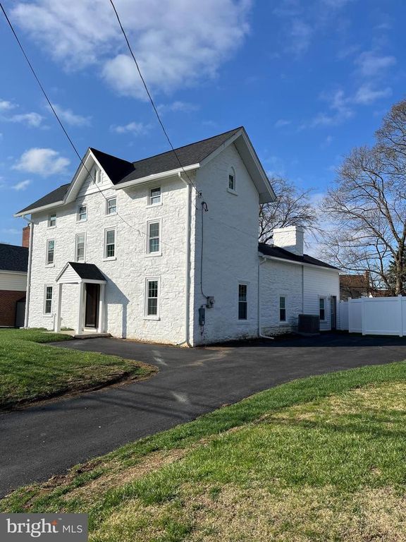540 W  Springfield Rd, Springfield, PA 19064