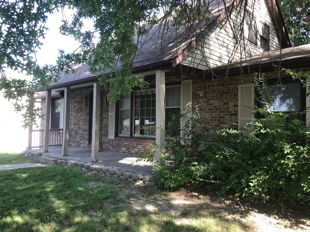 215 E El Cortez Dr, Columbia, MO 65203