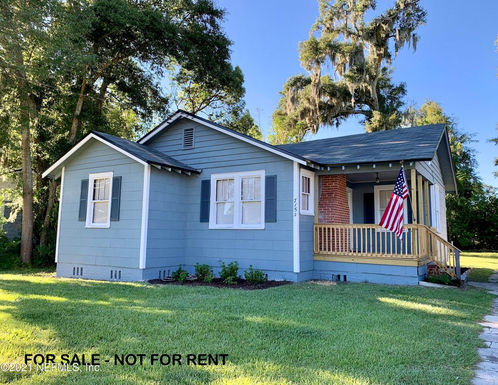 7152 Lucky Dr W, Jacksonville, FL 32208