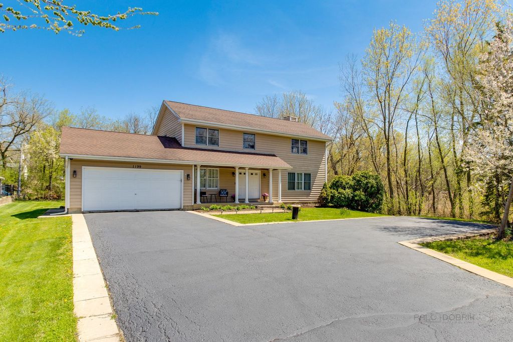 1199 S Barrington Rd, Barrington, IL 60010