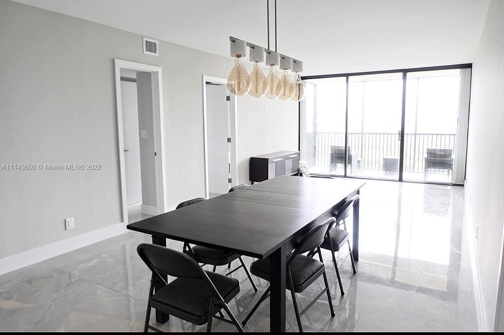 20301 W Country Club Dr #1628, Aventura, FL 33180