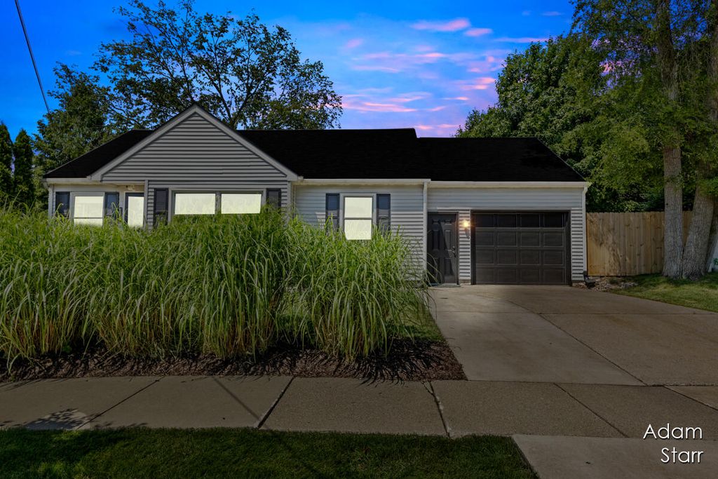 205 N Division St, Spring Lake, MI 49456 Trulia