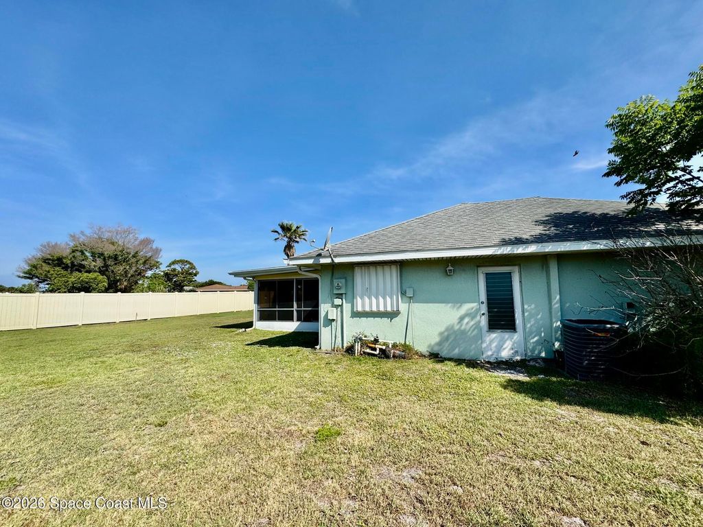 Photo 6 of 462 Port Malabar Blvd NE