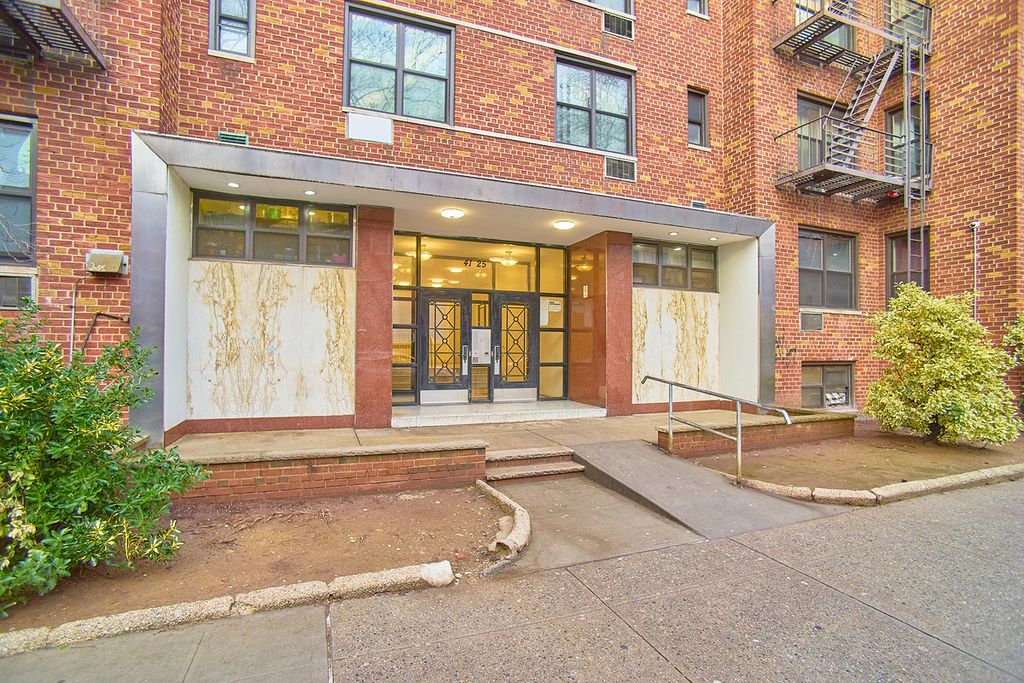 4125 Case St 1E, Elmhurst, NY 11373 1 Bath MultiFamily Home For