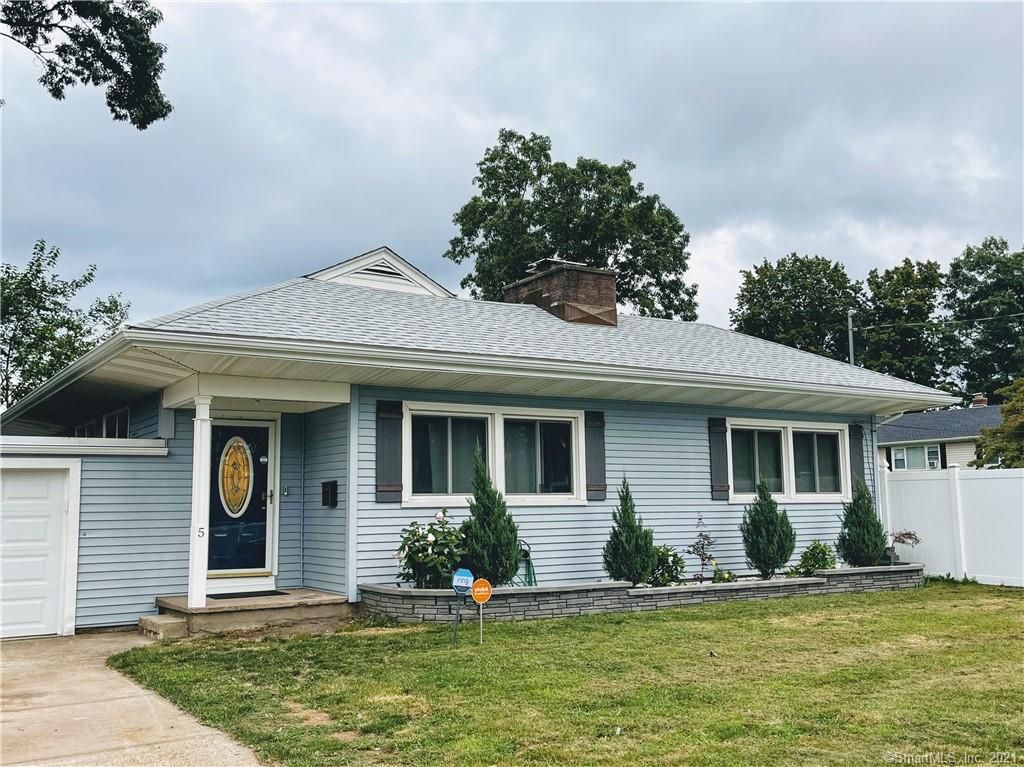 5 Merrimac St, Hamden, CT 06514