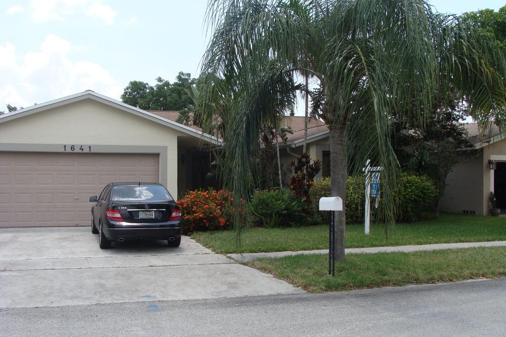 1641 SW 102nd Ter, Fort Lauderdale, FL 33324