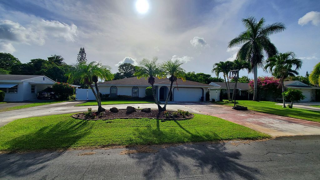 3637 SE 2nd Ct, Boynton Beach, FL 33435