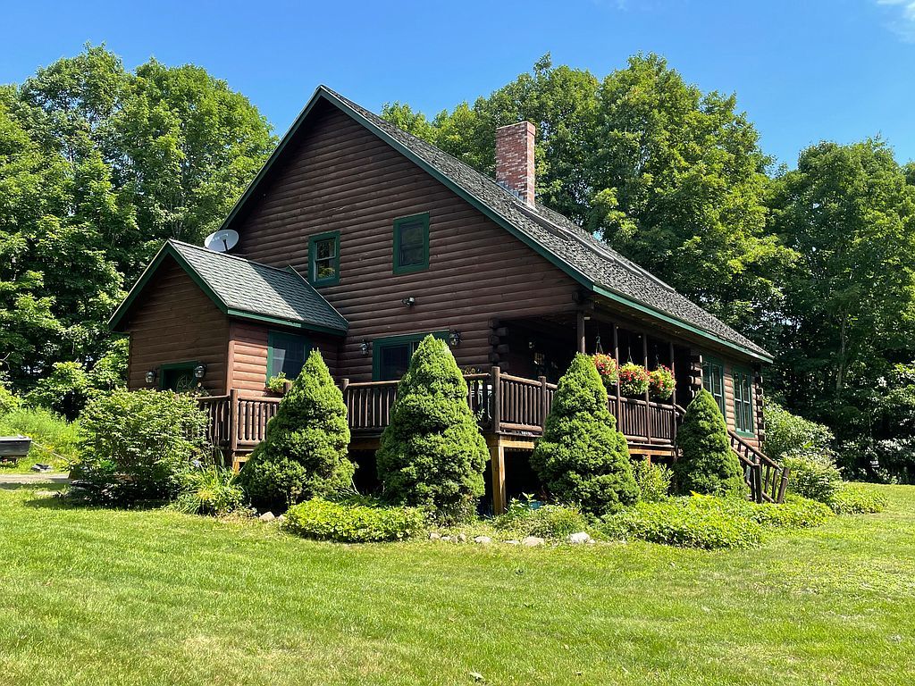 35 Mathews Rd, Monson, ME 04464
