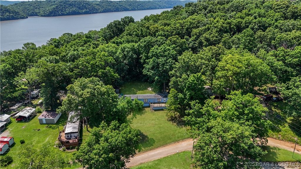 32410 N  Ivy Bend Rd, Stover, MO 65078