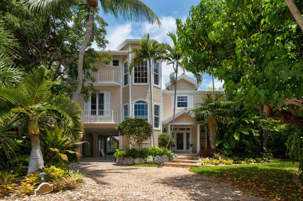 100 Bayview Isle Dr, Islamorada, FL 33036