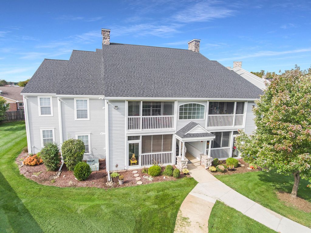 778 W Barrington Cir, Jackson, MI 49203