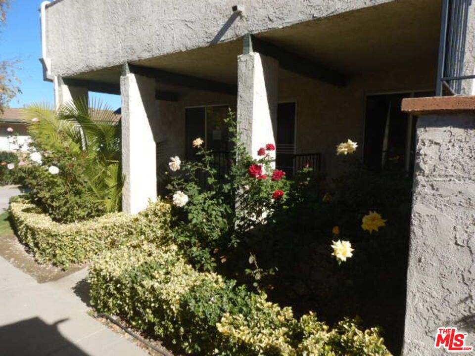 19816 Spanish Oak Dr, Santa Clarita, CA 91321