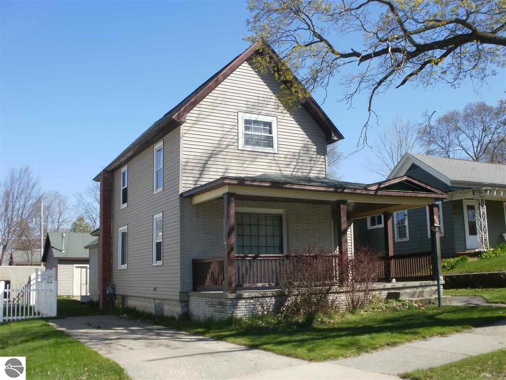 207 E Nelson St, Cadillac, MI 49601 Trulia