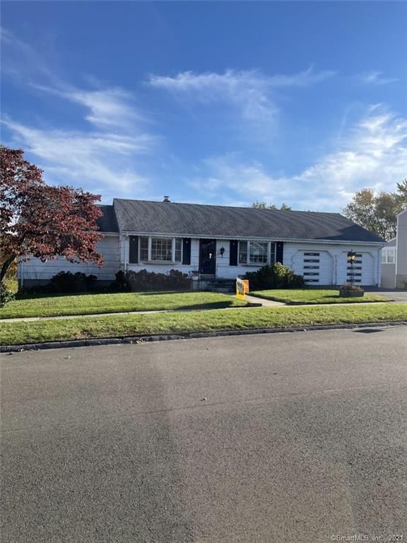125 McLeod Pl, Stratford, CT 06614
