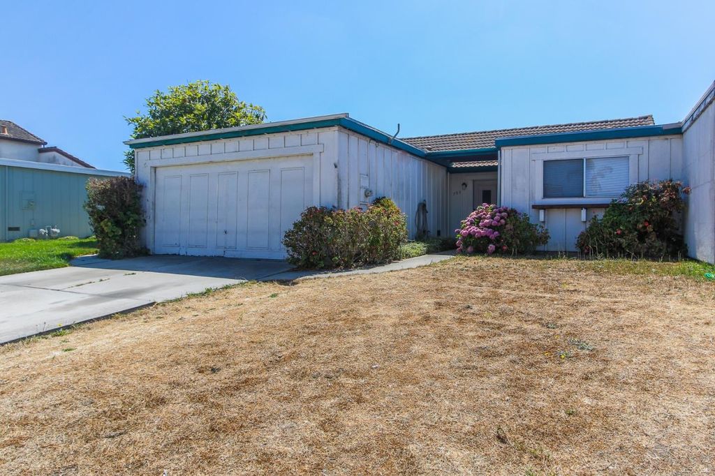 755 Leese Dr, Salinas, CA 93907