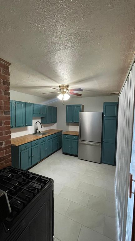 85 Leete St #2, West Haven, CT 06516