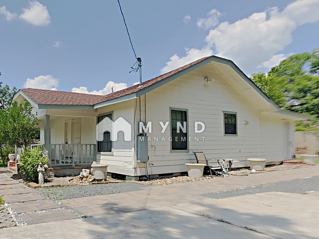 5038 Creekmont Dr, Houston, TX 77091