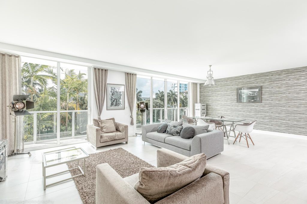 1150 102nd St #305, Miami Beach, FL 33154