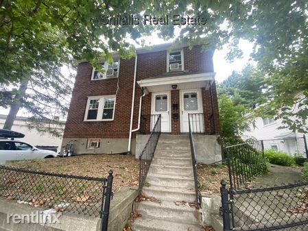 160 Arlington St, Watertown, MA 02472