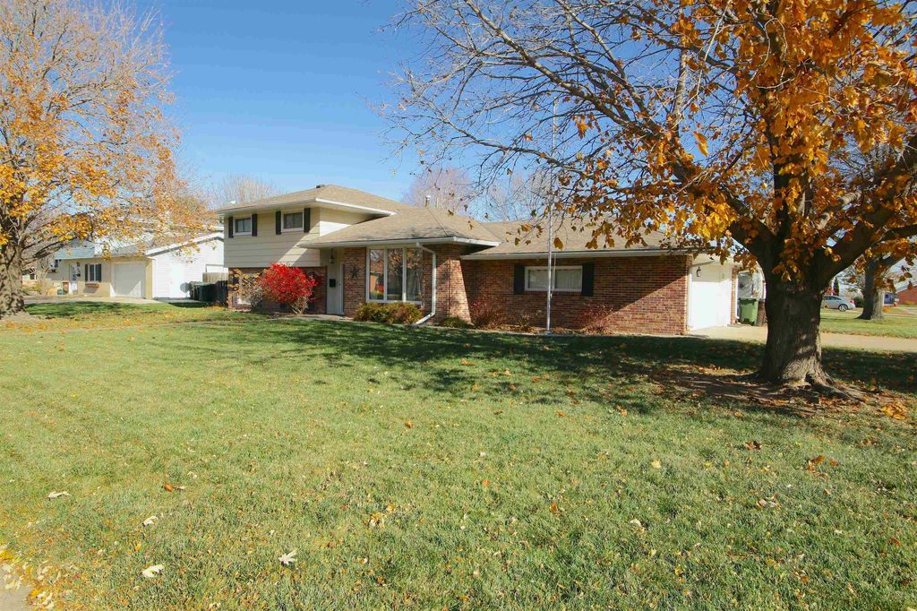 3703 4th Ave, Kearney, NE 68845