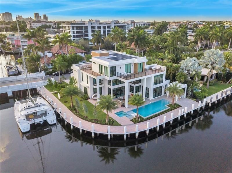 2 Fiesta Way, Fort Lauderdale, FL 33301