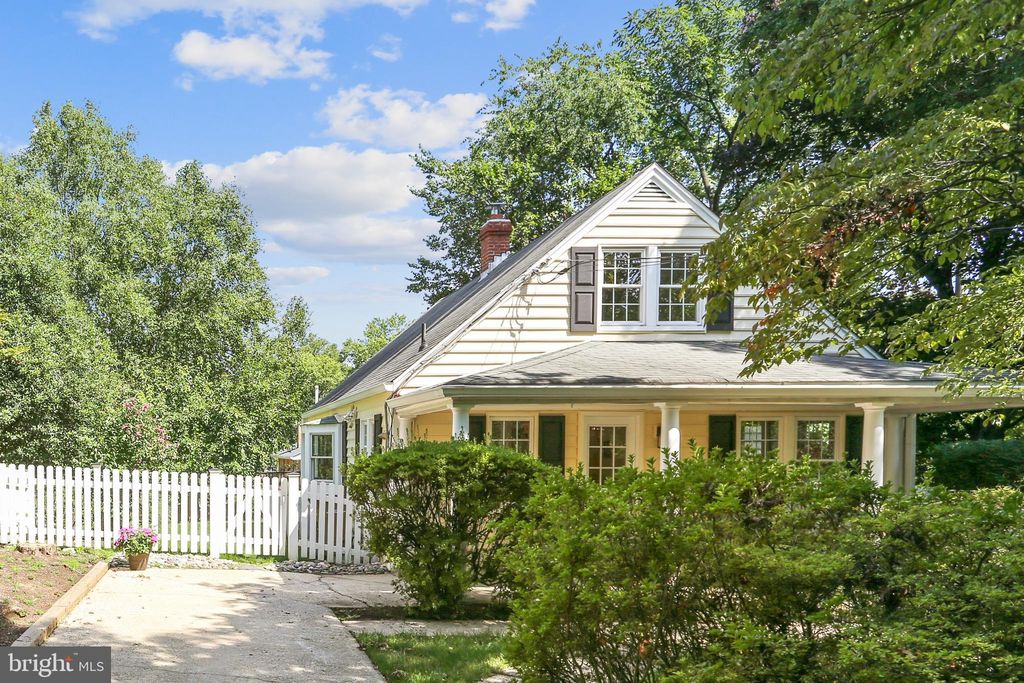4001 Glenridge St, Kensington, MD 20895