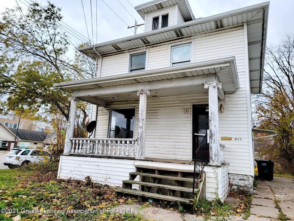 805 Clyde St, Lansing, MI 48915