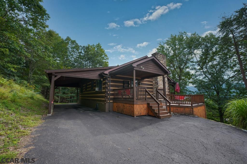 31 Parkwood Dr, Lock Haven, PA 17745