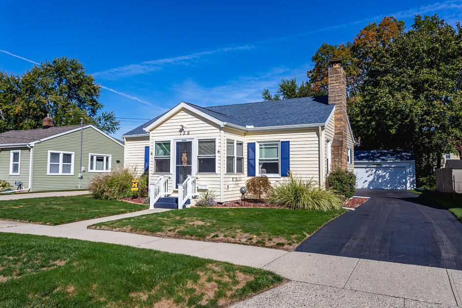 756 Elmwood Ave, Jackson, MI 49203