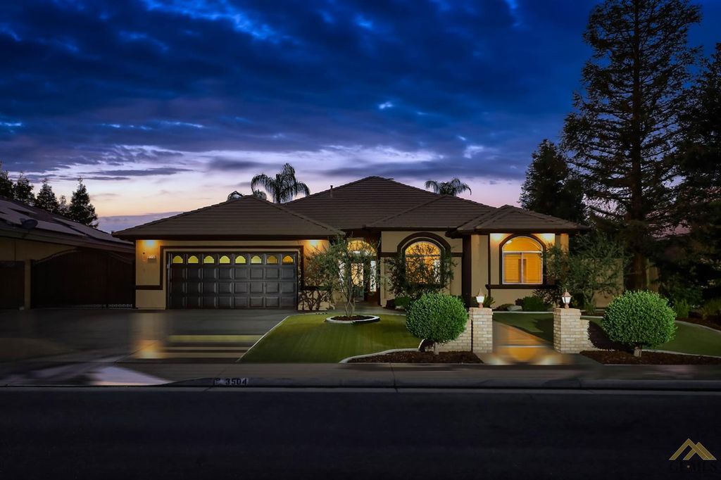 3504 Buccaneer Rose Ave, Bakersfield, CA 93313
