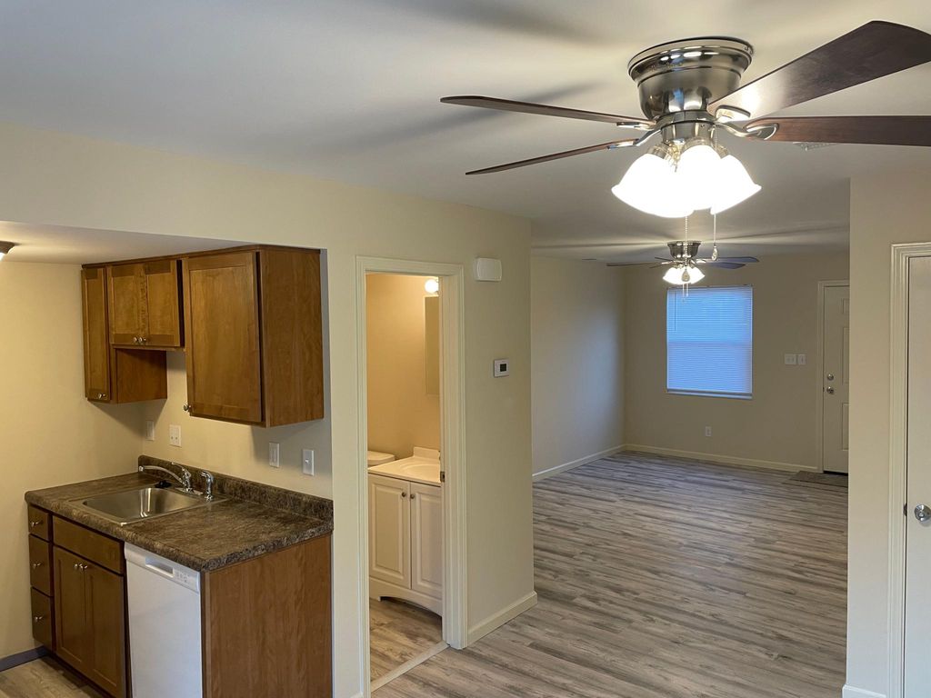 1812 Gravois Rd #12, High Ridge, MO 63049
