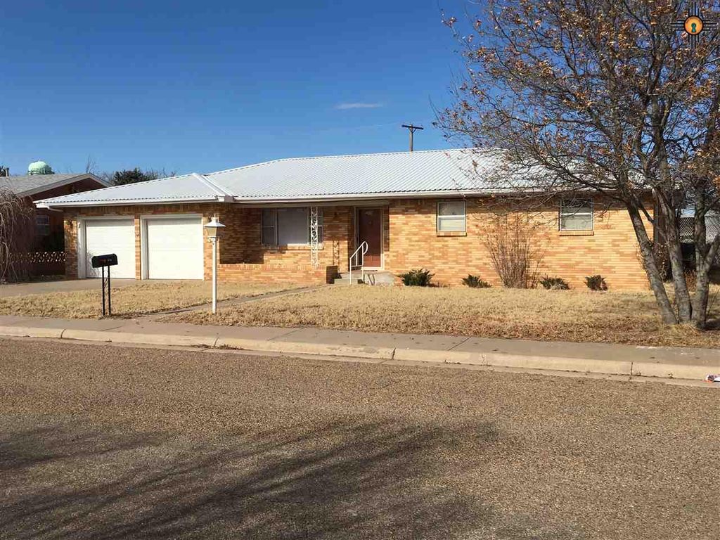 820 W 19th St, Portales, NM 88130