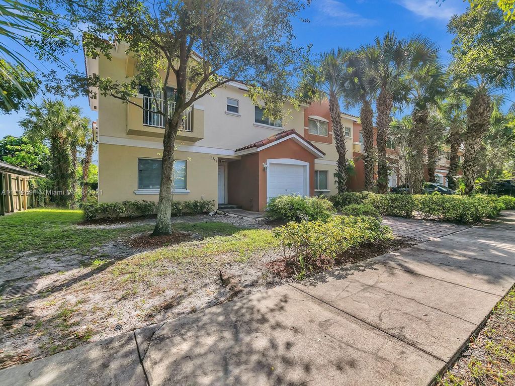 1304 NW 3rd St, Fort Lauderdale, FL 33311