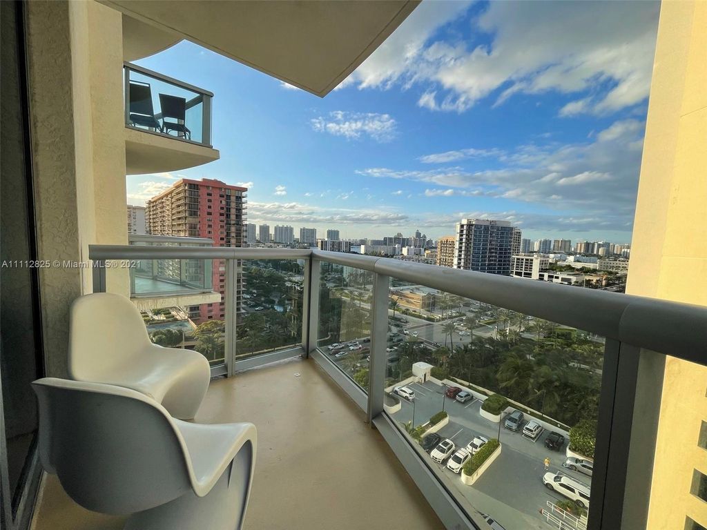 17315 Collins Ave #1507, North Miami Beach, FL 33160