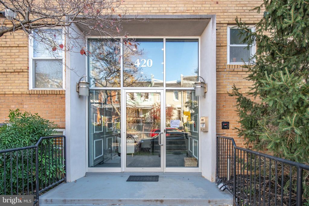 420 16th St SE #B1, Washington, DC 20003