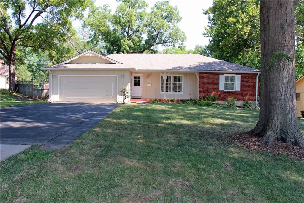 1104 E Red Bridge Rd, Kansas City, MO 3 Bed, 2 Bath SingleFamily