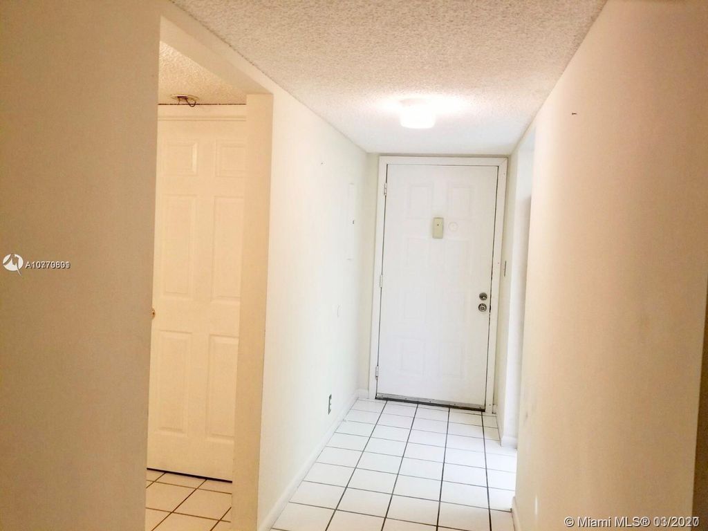 3154 Via Poinciana #308, Lake Worth, FL 33467