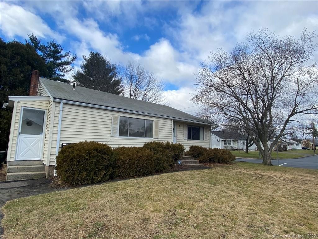 171 Henderson Dr, East Hartford, CT 06108