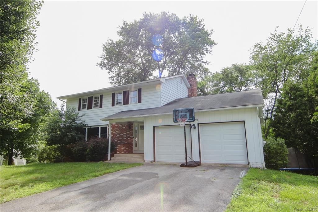 70 Eisenhower Dr, Middletown, NY 10940