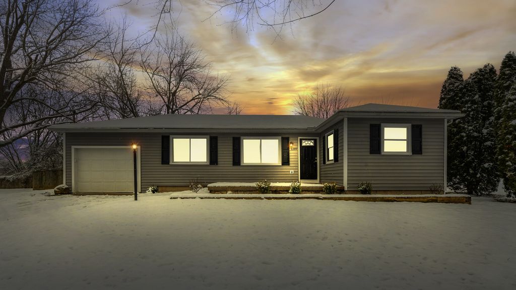 1289 Community Park Dr, Columbus, OH 43229