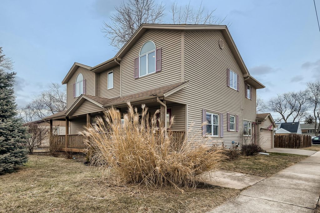 10853 Lyman Ave, Chicago Ridge, IL 60415