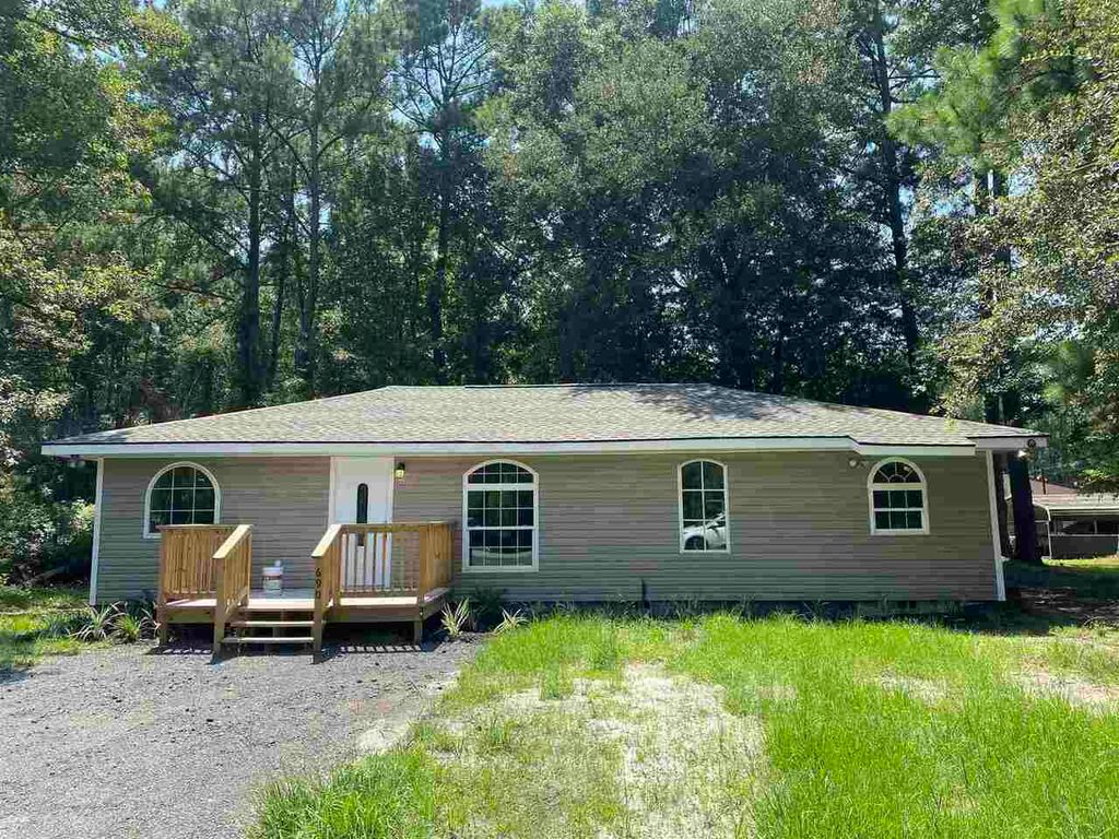 690 N Georgia St, Kingsland, GA 31548