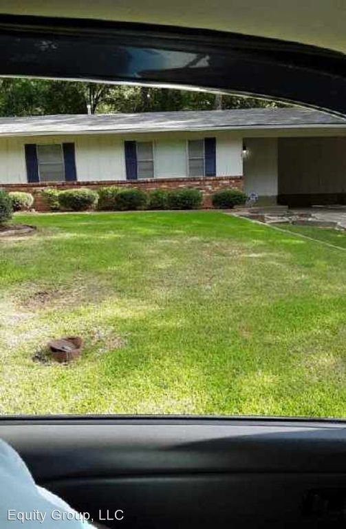 28 Wisteria Ct, Jackson, MS 39204