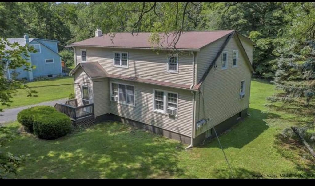51 Dubois Rd 2, New Paltz, NY 3 Bed, 1 Bath Apartment 14 Photos